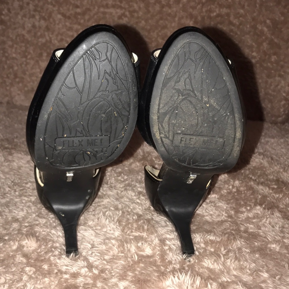 Heels - Picture 4 of 4